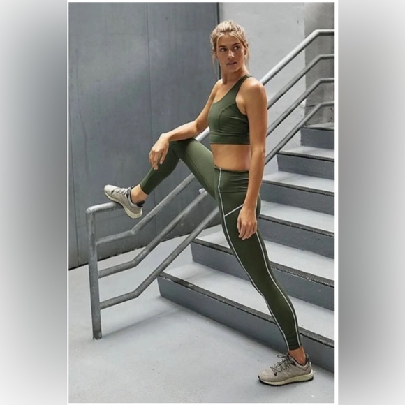 17-Free People You’re a Peach Legging - Picture 2 of 8